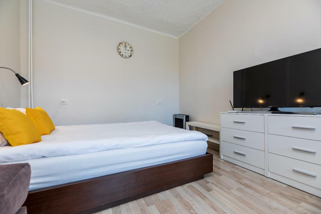 Compact Apartment Near Food Market In The Oldtown Plus Free Parking Klaipeda Exterior photo